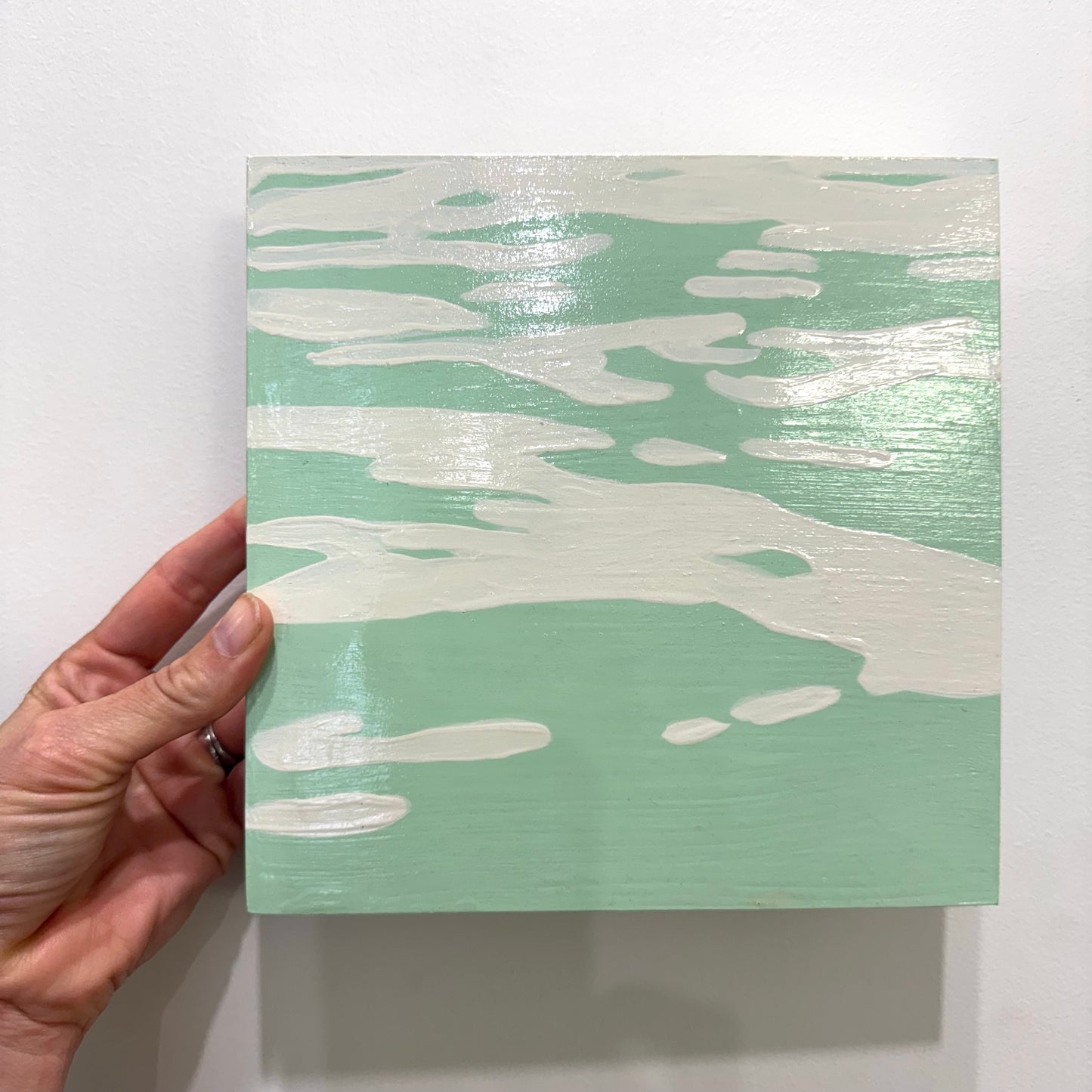 Water study on wood, Mint