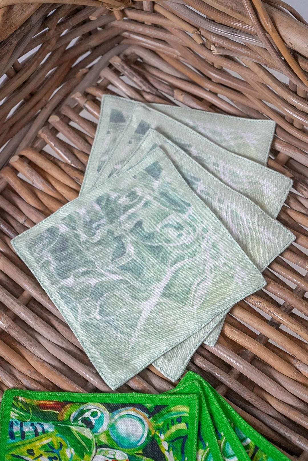 table cocktail napkin