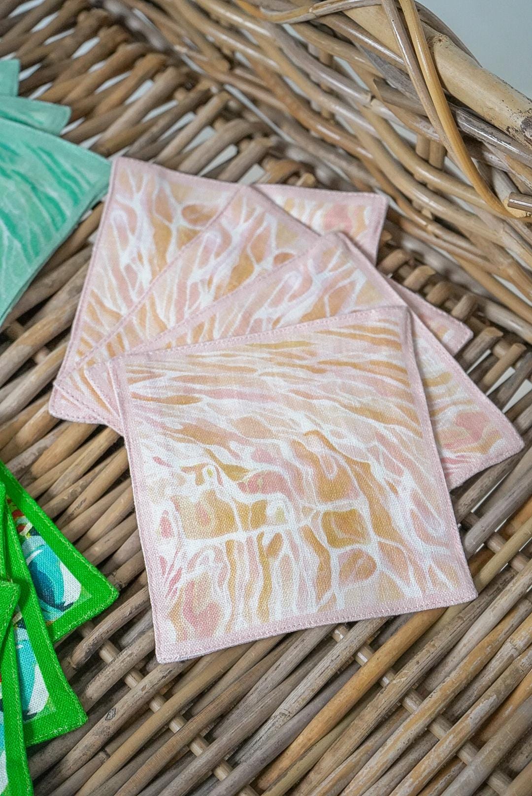 table cocktail napkin